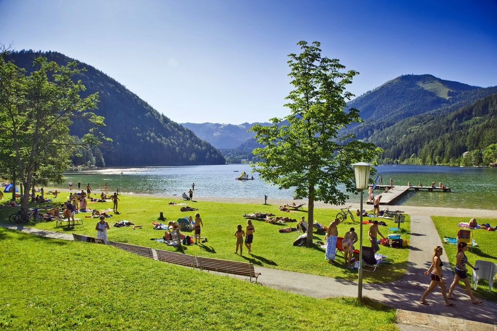 Strand des Erlaufsee im Sommer